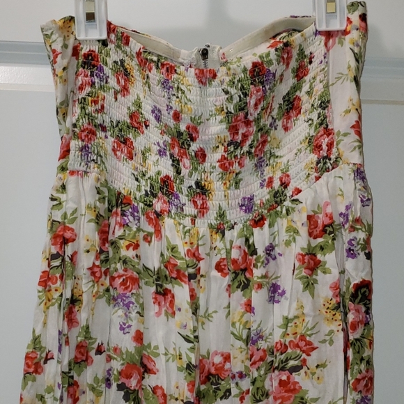 Dress - Picture 3 of 4